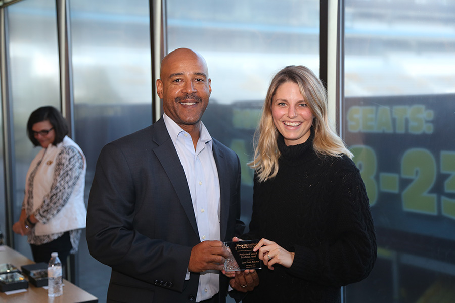 Jess Hunt-Ralston receives her award from School Chair Reginald DesRoches. (Photo: Joshua Stewart)